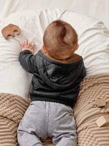 SHEIN 新生男婴/女婴可爱字母贴片毛绒衬里拉链连帽绗缝夹克，厚保暖衬里，适合秋冬季 - 藏蓝色 - 查看 3