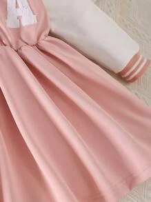 SHEIN Vestido de moletom casual bordado para meninas, vestido canelado de alta qualidade, adorável, confortável, respirável e que absorve a umidade, estilo esportivo, outono/inverno - Rosa - Ver 4