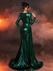 Glamrae Elegante vestido de noche de estilo industria pesada con hombros acolchados de color verde metálico brillante, mangas largas, malla transparente, plisados asimétricos en el escote profundo en V, aberturas altas en los laterales, flecos colgantes estilo sirena en los laterales, falda con cola, ideal para invitados de boda, graduación, cena, fiesta - Verde - Ver 3