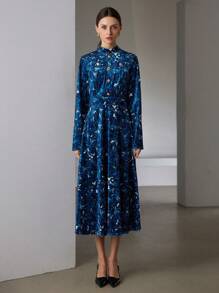 Aveloria Modichic 时尚优雅收腰修身立领天鹅绒花卉印花金色纽扣连衣裙，适合秋季度假女士的正式服装