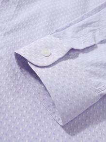 Manfinity Mode Camisa casual de manga larga con botones al frente y cuello para hombre, diseño sencillo para uso diario