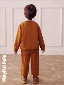 SHEIN 1 Pc Suitable Young Boys And Young Girls Sets Fun Letter Print 3D Embroidery Sweatshirt & Sweatpants Cute/Retro/Casual/Home/Outdoor Winter/Fall Outfits - Brown - View 2