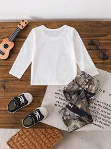 SHEIN Playful Pals 嬰兒幼兒男童 2 件套服裝 字母印花長袖圓領 T 恤與迷彩印花長褲套裝 休閒男嬰日常穿著套裝 - 彩色 - 查看 9