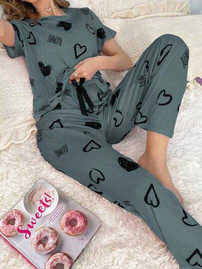 Conjunto de pijama cómodo con estampado de corazón para mujer, top de manga corta y pantalones para el verano
