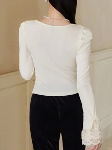 EastFlair Áo thun dài tay viền ren thanh lịch dành cho nữ, dành cho mùa thu đông, đêm hẹn hò và tiệc tùng, áo nữ màu be - trắng - Xem 2