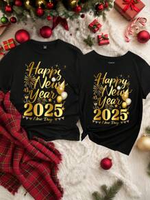 Manfinity Homme 时尚休闲2025新年元素字母图形情侣装连体衣男士黑色修身圆领短袖T恤，适合情侣、家庭装 - 黑色 - 查看 1
