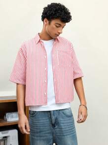 Manfinity VCAY Men's Casual Striped Woven Relaxed Fit Short Sleeve Shirt