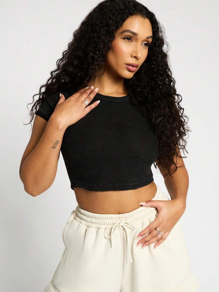 SUMWON WOMEN Waffle Knit Cropped Baby Tee With Fitted Design