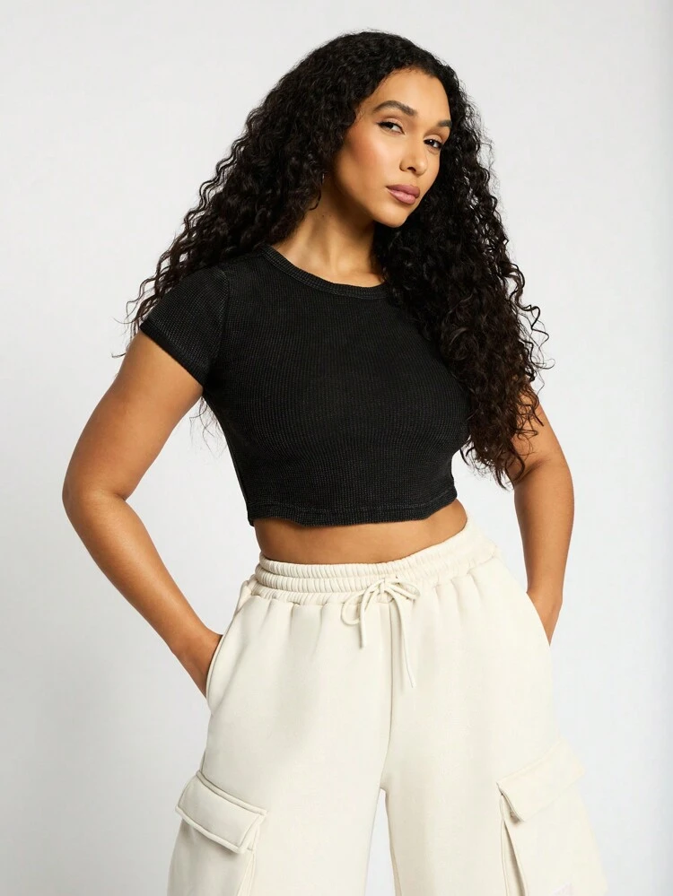 SUMWON WOMEN Waffle Knit Cropped Baby Tee With Fitted Design