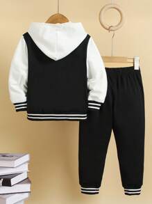 2 件年轻男孩学院风服装：黑色针织上衣，白色袖子，大字母“M”图案，搭配同款印花运动裤。休闲简约设计，适合春秋季日常穿着、运动、上学、旅行 - 黑色 - 查看 2