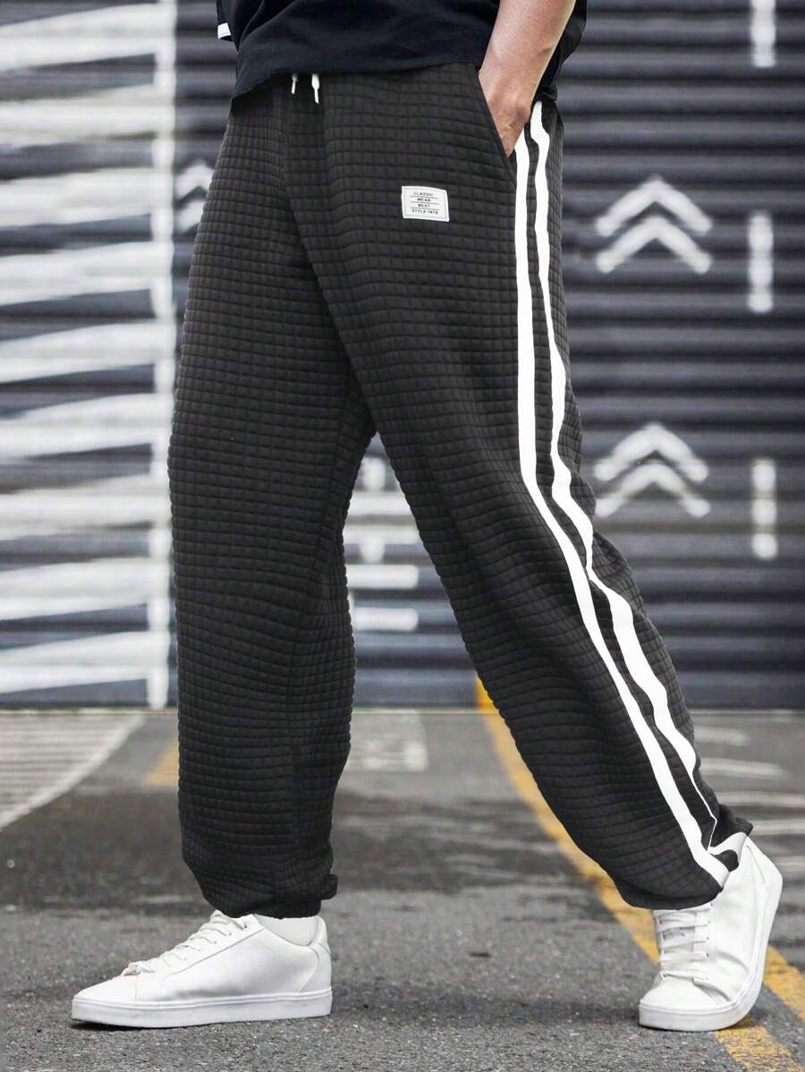 Manfinity Homme Pantalón de chándal casual para hombre con cintura con cordón y detalles a rayas en bloques de color - Gris Oscuro - Ver 1