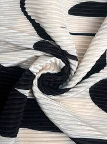 Calvaya Women Plus Size Contrast Color Print Front Tie Long Sleeve Short Dress - Black and White - View 7