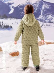 SHEIN Conjunto de 2 piezas de ropa de invierno para niño pequeño, incluyendo una camisa de manga larga con bolsillo parche y pantalones.