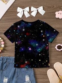 SHEIN 圣诞老人、独角兽、太空星印花“Merry And Bright”卫衣、圣诞卫衣、少女休闲简约圆领短袖T恤、适合夏季 - 彩色 - 查看 3