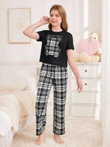 SHEIN Leap Crew 2 件套 Tween Girl 休闲熊与字母印花圆领短袖 T 恤 + 格纹图案宽松抽绳裤，舒适阻燃家居服 - 黑與白 - 查看 5