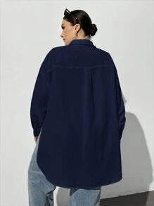 SHEIN Essnce Camisa básica de manga larga con botones, de color azul oscuro, de corte holgado y casual para mujer de talla grande, blusa de mujer, blusas oversize, estilo old money, blusas de trabajo para mujer, ropa de otoño, camisa con abertura lateral alta, camisa básica de manga larga blanca, para homecoming, atuendos de mujer para el aeropuerto - Azul Marino - Ver 2