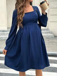 SHEIN Vestido informal de maternidad de cuello cuadrado, manga larga, con cordón en la cintura, corte holgado, unicolor, para mujeres embarazadas