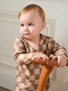 Baby Boy 2 Pieces Set, Ribbed Fabric Top & Checkerboard Pattern Bottoms Outfit, Fashionable For Indoor Or Autumn/Winter Base Layer Wear