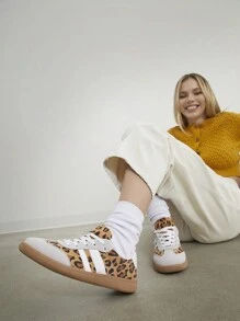 SHUZIA 女士棕色豹纹白色双条纹永恒标志街头风格 OG 运动鞋，配橡胶鞋底 - 经典、日常百搭新年假期 - 彩色 - 查看 4