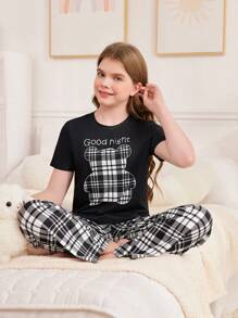 SHEIN Leap Crew 2 件套 Tween Girl 休闲熊与字母印花圆领短袖 T 恤 + 格纹图案宽松抽绳裤，舒适阻燃家居服 - 黑與白 - 查看 6