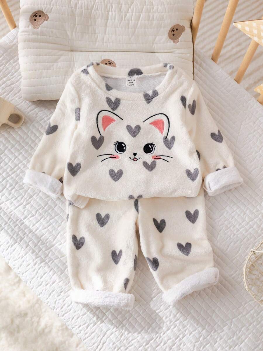 SHEIN 2 件装女婴心形和猫咪图案柔软羊毛圆领长袖上衣和裤子睡衣套装,秋冬季舒适家居服 - 白色 - 查看 1