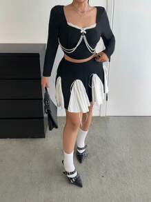 Flirla Conjunto de dos piezas para mujer de top corto con contraste de encaje, cuello cuadrado y lazo, con cadena de perlas falsa en estilo de sensualidad francesa de talla grande; y minifalda negra con volante calado y contraste de malla
