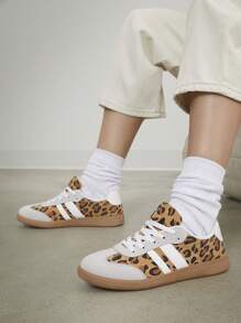 SHUZIA 女士棕色豹纹白色双条纹永恒标志街头风格 OG 运动鞋，配橡胶鞋底 - 经典、日常百搭新年假期 - 彩色 - 查看 3