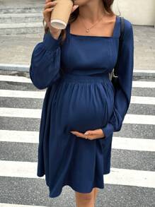 SHEIN Vestido informal de maternidad de cuello cuadrado, manga larga, con cordón en la cintura, corte holgado, unicolor, para mujeres embarazadas