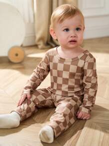 Baby Boy 2 Pieces Set, Ribbed Fabric Top & Checkerboard Pattern Bottoms Outfit, Fashionable For Indoor Or Autumn/Winter Base Layer Wear