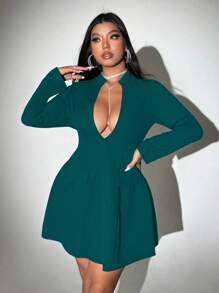 Viva Relle 大码性感纯色缺口领腰部修身连衣裙