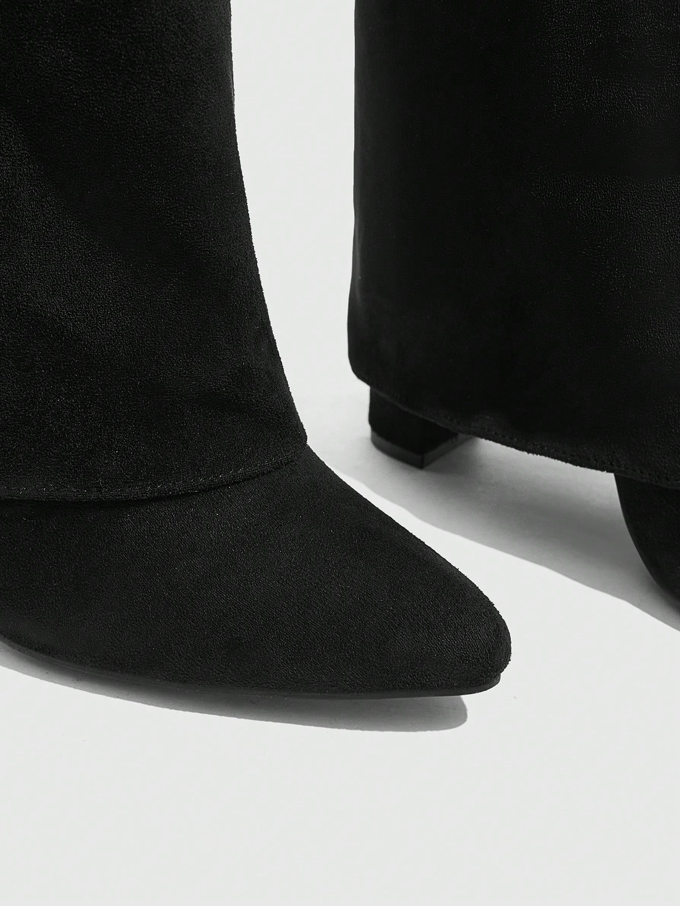 CUCCOO SZL Botas altas negras con punta puntiaguda para mujer, un toque otoñal, navideño y de Año Nuevo para el Día de San Valentín en otoño e invierno