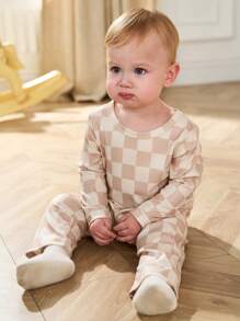 Baby Boy 2 Pieces Set, Ribbed Fabric Top & Checkerboard Pattern Bottoms Outfit, Fashionable For Indoor Or Autumn/Winter Base Layer Wear
