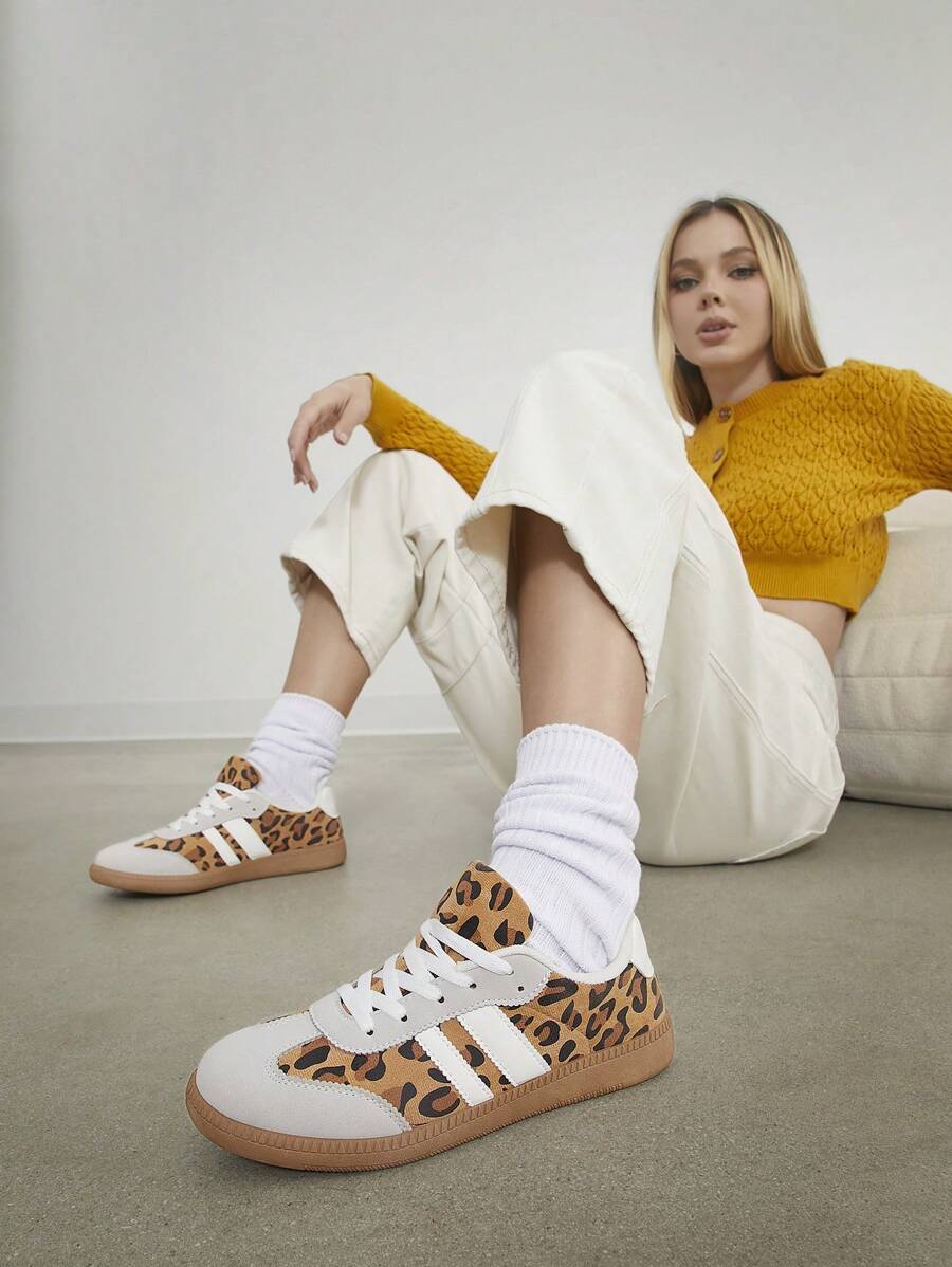 SHUZIA 女士棕色豹纹白色双条纹永恒标志街头风格 OG 运动鞋，配橡胶鞋底 - 经典、日常百搭新年假期 - 彩色 - 查看 1