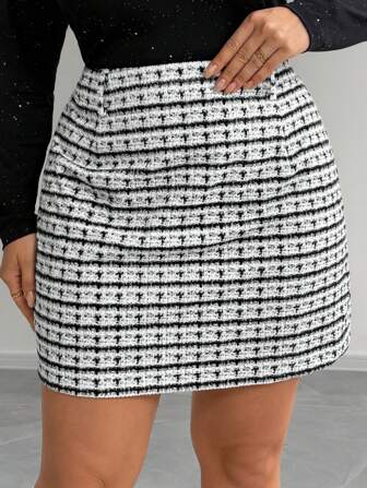 SHEIN Privé Plus Size Women Elegant Vintage Collegiate Style Refined Autumn/Winter Afternoon Tea Lady Gingham Color Block A-Line Short Skirt With Elastic Waist Design