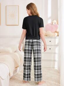 SHEIN Leap Crew 2 件套 Tween Girl 休闲熊与字母印花圆领短袖 T 恤 + 格纹图案宽松抽绳裤，舒适阻燃家居服 - 黑與白 - 查看 2