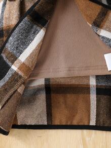 SHEIN Set de 3 piezas de moda de otoño/invierno para niñas jóvenes. Chaleco midi con cintura entallada de cuadros sin mangas + top de cuello redondo de manga larga ajustado + 1 par de pantalones ajustados. Costura delicada, agujas uniformes, confección refinada. Adecuado para salidas diarias, escuela, deportes al aire libre, vacaciones, compras, viajes de otoño, etc. Se puede usar en casa o combinar para salir, apropiado para primavera, otoño e invierno.