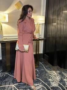 Modelyn Bộ vest thanh lịch 2 món cho nữ áo cổ chữ V viền bất đối xứng + áo khoác dài tay cài nút phía trước + chân váy - Bụi hồng - Xem 8