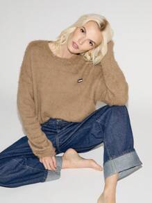 AiiRZ Pull tricoté doux et moelleux en mélange de laine, incontournable pour l'automne et l'hiver. Coupe ample et surdimensionnée. Badge logo sport décontracté pour le repos à la maison.