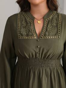 SHEIN LUNE Plus Size Women's Spring & Autumn Solid Color Casual Vacation To Work V-Neck Decorative Button Waist A-Line Embroidered Short Dress - Army Green - View 6