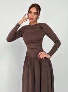 Aloruh 女士棕色连衣裙女士巧克力色连衣裙感恩节服装优雅通勤简约保守基本款保暖女士圆领长袖褶皱咖啡色基本款针织中长连衣裙 - 咖啡 - 查看 6