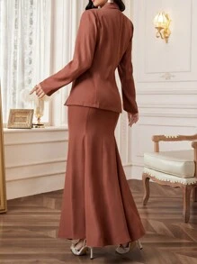 Modelyn Bộ vest thanh lịch 2 món cho nữ áo cổ chữ V viền bất đối xứng + áo khoác dài tay cài nút phía trước + chân váy - Bụi hồng - Xem 2