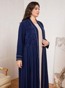 Al Najma Áo choàng dài xếp ly Thổ Nhĩ Kỳ thêu sọc viền hở cỡ lớn cho nữ - Màu xanh hải quân - Xem 1