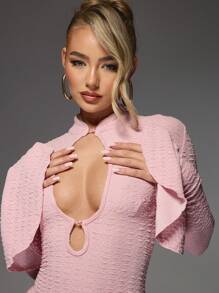 MISSGUIDED Textured Plunge Neck Crew Neck Long Bell Sleeves Bodycon Mini Dress Cute Sundress - Dusty Pink - View 3