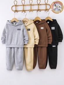 Compra 1 y obtienes 7 piezas Conjunto de ropa para niños jóvenes: 1 sudadera con capucha, 1 sudadera cuello redondo, 1 pantalón de chándal. Atuendo lindo, elegante y básico para ir al colegio, diario casual, adecuado para ropa de niños, vuelta al cole, uniforme escolar, jardín de infancia, fiestas de cumpleaños, ocasiones formales, uso diario, al aire libre, deportes, otoño/invierno, felpa, acolchado