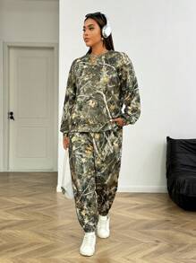 SHEIN EZwear Plus Size Women 2pcs Sets Casual Printed , Simple & Stylish For Everyday Wear
