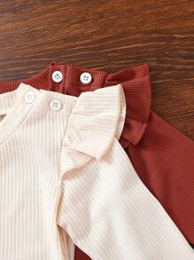 SHEIN Baby Girl's Two-Piece Set Of Brown Apricot Ruffled Long-Sleeved T-Shirts Made Of Corrugated Fabric Is Mainly Made Of Soft And Comfortable Corrugated Fabric With Elegant Ruffle Design, Providing A Comfortable And Considerate Wearing Experience For Babies. It Is Classic And Versatile. Dressing Needs For Different Occasions.