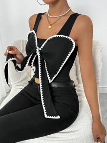 SHEIN Unity Camiseta de tirantes sin espalda de color contrastante con lazo, nuevo diseño 2024 - Blanco y Negro - Ver 5