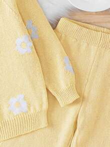SHEIN Young Girl Cute Floral Print Crew Neck Long Sleeve Top And Long Pants Sweater Set