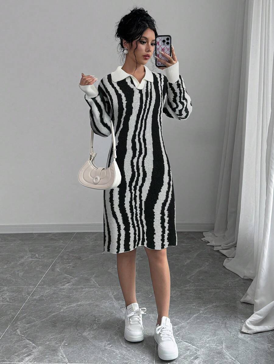 SHEIN Unity 秋冬女款 Polo 领提花飘逸波纹图案休闲宽松针织毛衣连衣裙 - 黑與白 - 查看 1