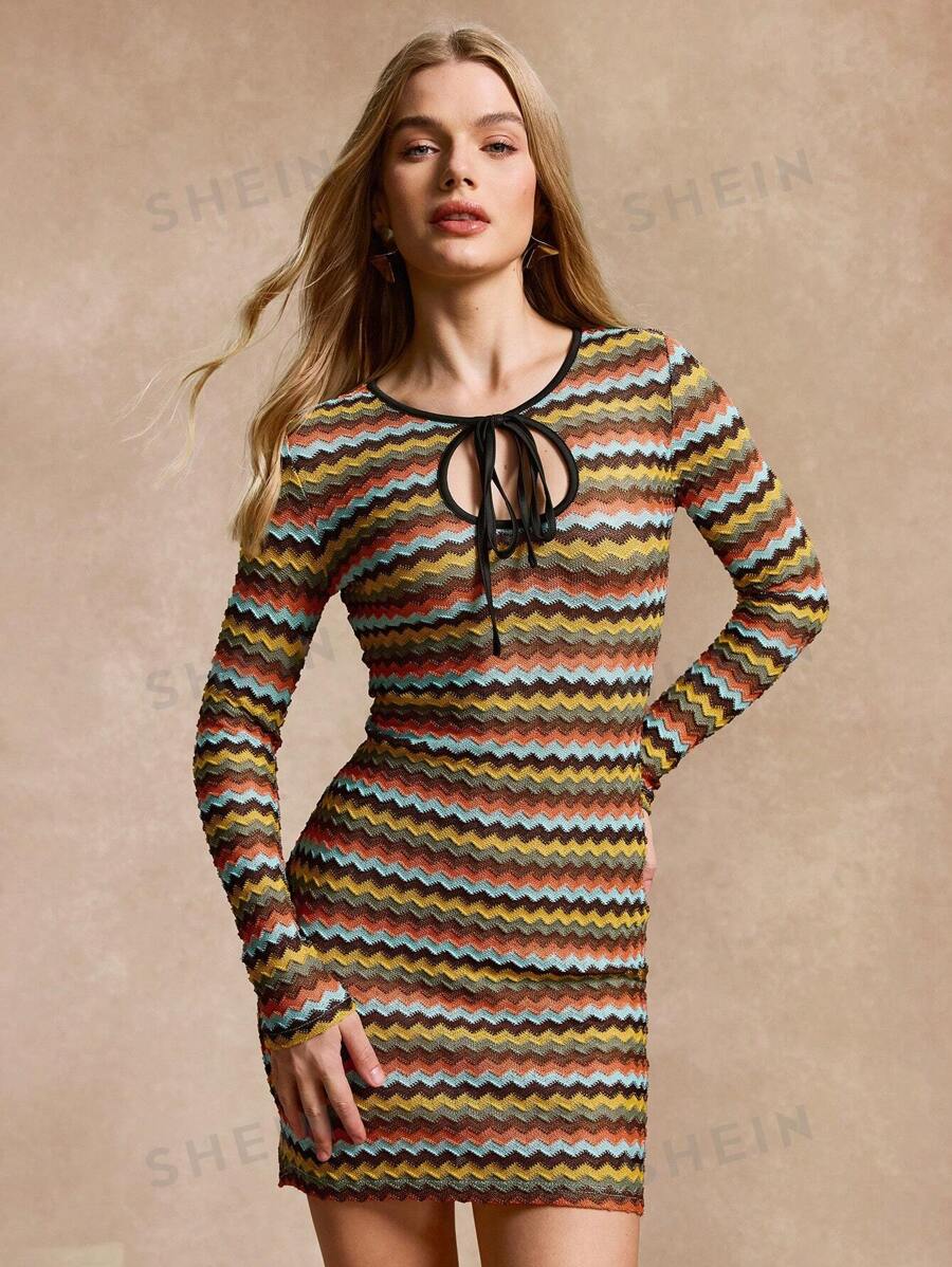 Calvaya Vestido ceñido de manga larga con escote de corbata geométrico y abertura, para mujer